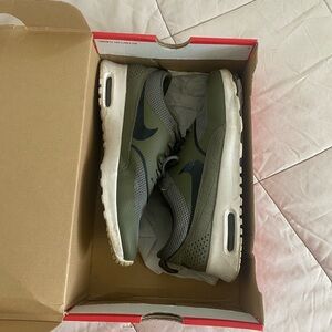 Nike Air Max Thea in Olive Green